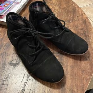 Mad love black lace up wedges - girls sz 4
